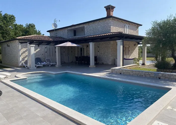 Vikendica Mali Raj By Interhome Zikovici