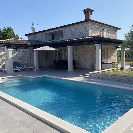 Dom wakacyjny Mali Raj By Interhome Zikovici